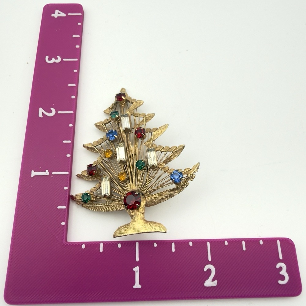 Vintage Gold Tone Multi Color Rhinestone Christmas Tree Brooch Pin Mid Century - Picture 6 of 9